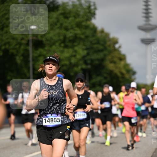 29.06.2025 - hella hamburg halbmarathon Dr. Thomas Lammeyer http://msf.ph/oto/8514258 29.06.2025 10:02:20 Kennedybrücke 1034, 1285, 1727, 1815, 2029, 2034, 2070, 2417, 2518, 2656, 2711, 2883, 3041, 3114, 3819, 3859, 4167, 4903, 5077, 5259, 5305, 5378, 5721, 5775, 5894, 6272, 6433, 6580, 6592, 6754, 6877, 7065, 7369, 7509, 7732, 7856, 7896, 8311, 8393, 8449, 8590, 8825, 9012, 9562, 9770, 10084, 11214, 11310, 11416 meine-sportfotos.de