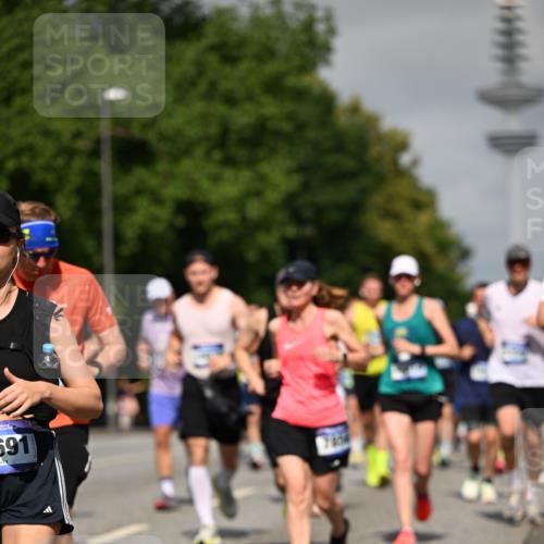 29.06.2025 - hella hamburg halbmarathon Dr. Thomas Lammeyer http://msf.ph/oto/8514330 29.06.2025 10:02:22 Kennedybrücke 1034, 1285, 1727, 1815, 2029, 2034, 2417, 2518, 2656, 2711, 2883, 3041, 3114, 3334, 3819, 3859, 4167, 4903, 5077, 5259, 5305, 5378, 5721, 5775, 5894, 6272, 6433, 6580, 6592, 6657, 6754, 6759, 6877, 7065, 7369, 7732, 7856, 7896, 8311, 8393, 8590, 8825, 9012, 9562, 9770, 10084, 11214, 11310, 11416 meine-sportfotos.de
