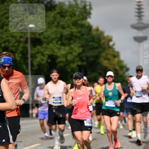 29.06.2025 - hella hamburg halbmarathon Dr. Thomas Lammeyer http://msf.ph/oto/8514339 29.06.2025 10:02:22 Kennedybrücke 1034, 1285, 1727, 1815, 2029, 2034, 2417, 2518, 2656, 2711, 2883, 3041, 3114, 3334, 3819, 3859, 4167, 4903, 5077, 5259, 5305, 5378, 5721, 5775, 5894, 6272, 6433, 6580, 6592, 6657, 6754, 6759, 6877, 7065, 7369, 7732, 7856, 7896, 8311, 8393, 8590, 8825, 9012, 9562, 9770, 10084, 11214, 11310, 11416 meine-sportfotos.de