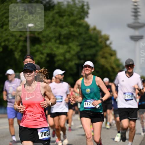 29.06.2025 - hella hamburg halbmarathon Dr. Thomas Lammeyer http://msf.ph/oto/8514376 29.06.2025 10:02:23 Kennedybrücke 1034, 1285, 1727, 1815, 2029, 2034, 2417, 2518, 2656, 2711, 2883, 3041, 3114, 3334, 3819, 3859, 4152, 4167, 4903, 5077, 5259, 5305, 5378, 5721, 5775, 5894, 6272, 6433, 6580, 6592, 6657, 6754, 6759, 6877, 7369, 7732, 7856, 7896, 8311, 8393, 8590, 8825, 9012, 9562, 9770, 10084, 10724, 11214, 11416 meine-sportfotos.de
