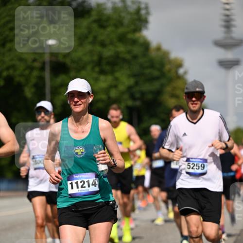 29.06.2025 - hella hamburg halbmarathon Dr. Thomas Lammeyer http://msf.ph/oto/8514419 29.06.2025 10:02:24 Kennedybrücke 1034, 1285, 1727, 1815, 2029, 2034, 2417, 2518, 2656, 2711, 2883, 3041, 3114, 3334, 3819, 3859, 3952, 4152, 4167, 4903, 5077, 5259, 5305, 5378, 5721, 5775, 5894, 6272, 6433, 6580, 6592, 6657, 6754, 6759, 6877, 7369, 7732, 7856, 7896, 8311, 8393, 8825, 9012, 9562, 9770, 10084, 10724, 11214, 11416 meine-sportfotos.de