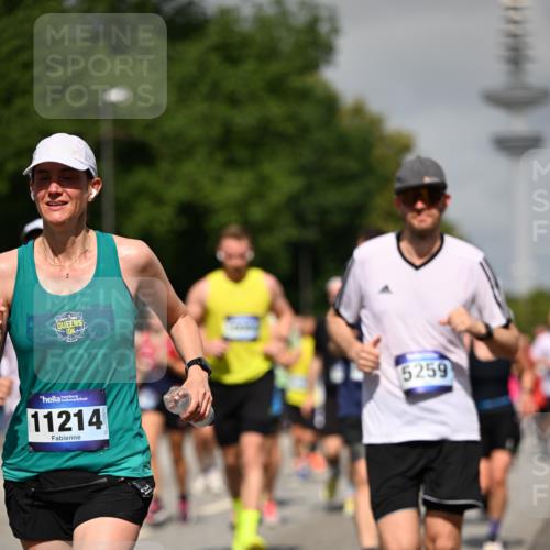 29.06.2025 - hella hamburg halbmarathon Dr. Thomas Lammeyer http://msf.ph/oto/8514434 29.06.2025 10:02:25 Kennedybrücke 1034, 1285, 1727, 1815, 2029, 2034, 2417, 2518, 2656, 2711, 2883, 3041, 3114, 3334, 3819, 3859, 3952, 4152, 4167, 4903, 5077, 5259, 5305, 5378, 5721, 5775, 5894, 6272, 6433, 6580, 6592, 6657, 6754, 6759, 6877, 7369, 7732, 7856, 8311, 8393, 8825, 9012, 9562, 9770, 10084, 10724, 11214, 11416 meine-sportfotos.de