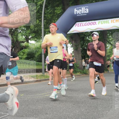 29.06.2025 - hella hamburg halbmarathon KatJ http://msf.ph/oto/8514435 29.06.2025 10:46:09 Zwischen KM18-KM19 3425, 3983, 4502, 6997, 7065, 7287, 8585 meine-sportfotos.de