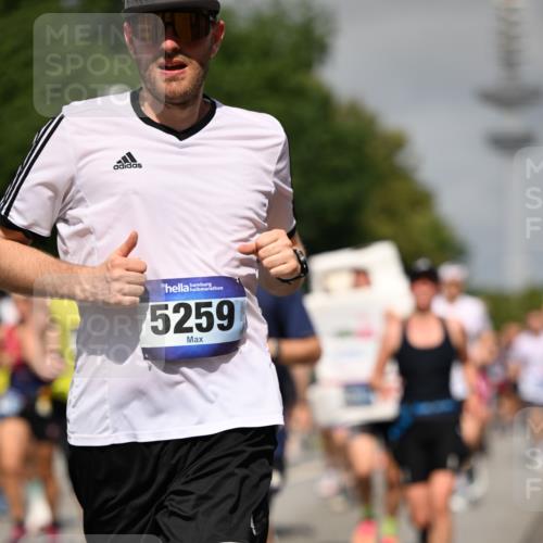 29.06.2025 - hella hamburg halbmarathon Dr. Thomas Lammeyer http://msf.ph/oto/8514485 29.06.2025 10:02:26 Kennedybrücke 1034, 1285, 1727, 1815, 2029, 2034, 2417, 2518, 2656, 2711, 2883, 3041, 3114, 3334, 3819, 3859, 3952, 4152, 4167, 4903, 5077, 5259, 5305, 5378, 5721, 5775, 5894, 6272, 6433, 6580, 6592, 6657, 6754, 6759, 6877, 7369, 7732, 7856, 8311, 8393, 8825, 9012, 9562, 9770, 10084, 10724, 11214 meine-sportfotos.de