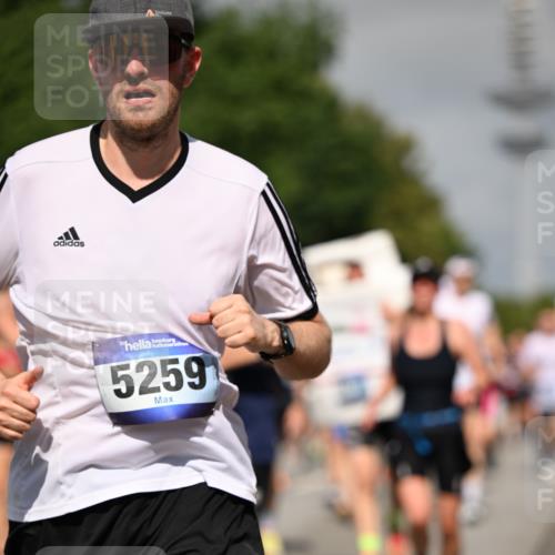 29.06.2025 - hella hamburg halbmarathon Dr. Thomas Lammeyer http://msf.ph/oto/8514489 29.06.2025 10:02:26 Kennedybrücke 1034, 1285, 1727, 1815, 2029, 2034, 2417, 2518, 2656, 2711, 2883, 3041, 3114, 3334, 3819, 3859, 3952, 4152, 4167, 4903, 5077, 5259, 5305, 5378, 5721, 5775, 5894, 6272, 6433, 6580, 6592, 6657, 6754, 6759, 6877, 7369, 7732, 7856, 8311, 8393, 8825, 9012, 9562, 9770, 10084, 10724, 11214 meine-sportfotos.de