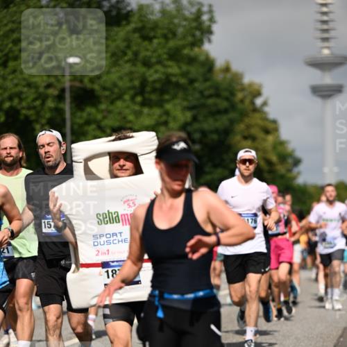 29.06.2025 - hella hamburg halbmarathon Dr. Thomas Lammeyer http://msf.ph/oto/8514521 29.06.2025 10:02:28 Kennedybrücke 1034, 1285, 1410, 1727, 1815, 2029, 2034, 2518, 2656, 2883, 3041, 3114, 3334, 3819, 3859, 3952, 4152, 4167, 5077, 5259, 5305, 5378, 5721, 6272, 6294, 6433, 6592, 6657, 6754, 6759, 6877, 7369, 7732, 7856, 8311, 8393, 8825, 9012, 9562, 9770, 10084, 10724, 11214 meine-sportfotos.de