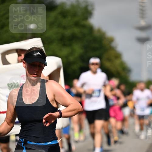 29.06.2025 - hella hamburg halbmarathon Dr. Thomas Lammeyer http://msf.ph/oto/8514555 29.06.2025 10:02:28 Kennedybrücke 1034, 1285, 1410, 1727, 1815, 2029, 2034, 2518, 2656, 2883, 3041, 3114, 3334, 3819, 3859, 3952, 4152, 4167, 5077, 5259, 5305, 5378, 5721, 6272, 6294, 6433, 6592, 6657, 6754, 6759, 6877, 7369, 7732, 7856, 8311, 8393, 8825, 9012, 9562, 9770, 10084, 10724, 11214 meine-sportfotos.de