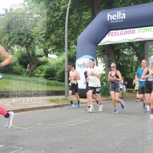 29.06.2025 - hella hamburg halbmarathon KatJ http://msf.ph/oto/8514620 29.06.2025 10:46:15 Zwischen KM18-KM19 2780, 6220, 7065, 8585 meine-sportfotos.de