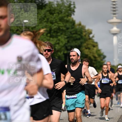 29.06.2025 - hella hamburg halbmarathon Dr. Thomas Lammeyer http://msf.ph/oto/8514788 29.06.2025 10:02:35 Kennedybrücke 1034, 1285, 1410, 1727, 1946, 1951, 2029, 2034, 2518, 2656, 2840, 2883, 3091, 3097, 3334, 3819, 3859, 3952, 4152, 4167, 5077, 5084, 5259, 5305, 5721, 6294, 6433, 6592, 6629, 6657, 6754, 6759, 6877, 7082, 7369, 7716, 7732, 7856, 8393, 8825, 9727, 9770, 10084, 10724, 11212, 11214 meine-sportfotos.de