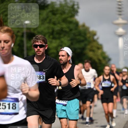 29.06.2025 - hella hamburg halbmarathon Dr. Thomas Lammeyer http://msf.ph/oto/8514808 29.06.2025 10:02:35 Kennedybrücke 1034, 1285, 1410, 1727, 1946, 1951, 2029, 2034, 2518, 2656, 2840, 2883, 3091, 3097, 3334, 3819, 3859, 3952, 4152, 4167, 5077, 5084, 5259, 5305, 5721, 6294, 6433, 6592, 6629, 6657, 6754, 6759, 6877, 7082, 7369, 7716, 7732, 7856, 8393, 8825, 9727, 9770, 10084, 10724, 11212, 11214 meine-sportfotos.de