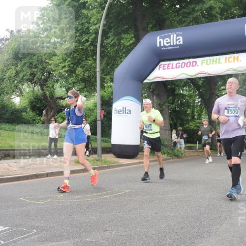 29.06.2025 - hella hamburg halbmarathon KatJ http://msf.ph/oto/8514810 29.06.2025 10:46:24 Zwischen KM18-KM19 4986, 7031, 7223, 7824, 8030, 8509 meine-sportfotos.de