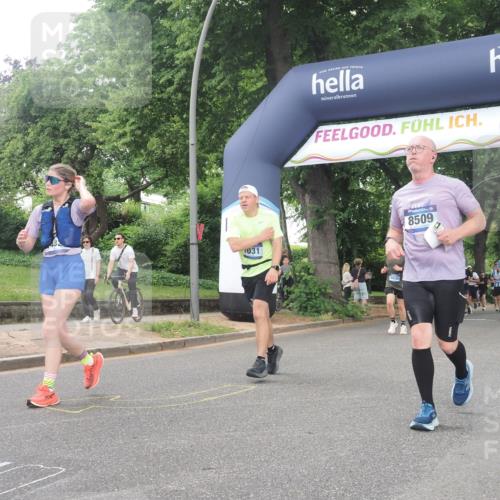 29.06.2025 - hella hamburg halbmarathon KatJ http://msf.ph/oto/8514830 29.06.2025 10:46:24 Zwischen KM18-KM19 4986, 7031, 7223, 7824, 8030, 8509 meine-sportfotos.de