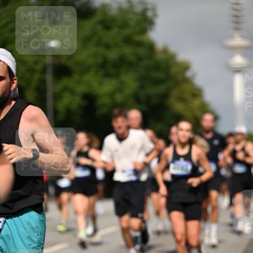 29.06.2025 - hella hamburg halbmarathon Dr. Thomas Lammeyer http://msf.ph/oto/8514858 29.06.2025 10:02:37 Kennedybrücke 1034, 1285, 1410, 1727, 1946, 1951, 2034, 2518, 2656, 2840, 2883, 3091, 3097, 3334, 3819, 3859, 3952, 4152, 4167, 5077, 5084, 5259, 5721, 6294, 6433, 6592, 6629, 6657, 6759, 6877, 7082, 7232, 7369, 7716, 7732, 8068, 8393, 8639, 9727, 9770, 10084, 10724, 11212 meine-sportfotos.de