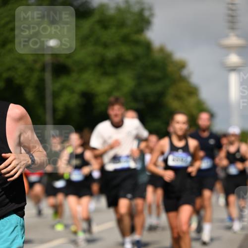 29.06.2025 - hella hamburg halbmarathon Dr. Thomas Lammeyer http://msf.ph/oto/8514863 29.06.2025 10:02:37 Kennedybrücke 1034, 1285, 1410, 1727, 1946, 1951, 2034, 2518, 2656, 2840, 2883, 3091, 3097, 3334, 3819, 3859, 3952, 4152, 4167, 5077, 5084, 5259, 5721, 6294, 6433, 6592, 6629, 6657, 6759, 6877, 7082, 7232, 7369, 7716, 7732, 8068, 8393, 8639, 9727, 9770, 10084, 10724, 11212 meine-sportfotos.de
