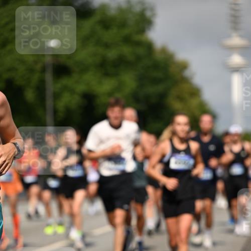 29.06.2025 - hella hamburg halbmarathon Dr. Thomas Lammeyer http://msf.ph/oto/8514866 29.06.2025 10:02:37 Kennedybrücke 1034, 1285, 1410, 1727, 1946, 1951, 2034, 2518, 2656, 2840, 2883, 3091, 3097, 3334, 3819, 3859, 3952, 4152, 4167, 5077, 5084, 5259, 5721, 6294, 6433, 6592, 6629, 6657, 6759, 6877, 7082, 7232, 7369, 7716, 7732, 8068, 8393, 8639, 9727, 9770, 10084, 10724, 11212 meine-sportfotos.de