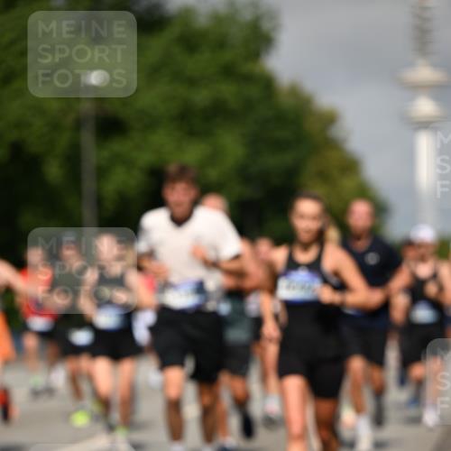 29.06.2025 - hella hamburg halbmarathon Dr. Thomas Lammeyer http://msf.ph/oto/8514876 29.06.2025 10:02:37 Kennedybrücke 1034, 1285, 1410, 1727, 1946, 1951, 2034, 2518, 2656, 2840, 2883, 3091, 3097, 3334, 3819, 3859, 3952, 4152, 4167, 5077, 5084, 5259, 5721, 6294, 6433, 6592, 6629, 6657, 6759, 6877, 7082, 7232, 7369, 7716, 7732, 8068, 8393, 8639, 9727, 9770, 10084, 10724, 11212 meine-sportfotos.de