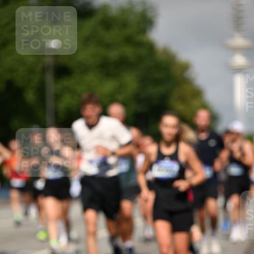 29.06.2025 - hella hamburg halbmarathon Dr. Thomas Lammeyer http://msf.ph/oto/8514885 29.06.2025 10:02:37 Kennedybrücke 1034, 1285, 1410, 1727, 1946, 1951, 2034, 2518, 2656, 2840, 2883, 3091, 3097, 3334, 3819, 3859, 3952, 4152, 4167, 5077, 5084, 5259, 5721, 6294, 6433, 6592, 6629, 6657, 6759, 6877, 7082, 7232, 7369, 7716, 7732, 8068, 8393, 8639, 9727, 9770, 10084, 10724, 11212 meine-sportfotos.de