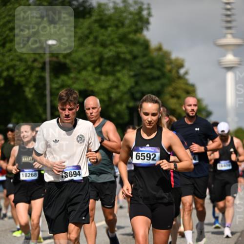 29.06.2025 - hella hamburg halbmarathon Dr. Thomas Lammeyer http://msf.ph/oto/8514895 29.06.2025 10:02:38 Kennedybrücke 1034, 1285, 1410, 1727, 1946, 1951, 2034, 2518, 2656, 2840, 2883, 2907, 3091, 3097, 3334, 3819, 3859, 3952, 4152, 4167, 5077, 5084, 5721, 6294, 6433, 6592, 6629, 6657, 6759, 6877, 7082, 7232, 7369, 7716, 7732, 8068, 8393, 8639, 8721, 9727, 9770, 10084, 10724, 11212 meine-sportfotos.de
