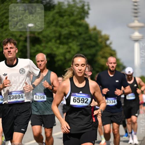29.06.2025 - hella hamburg halbmarathon Dr. Thomas Lammeyer http://msf.ph/oto/8514913 29.06.2025 10:02:38 Kennedybrücke 1034, 1285, 1410, 1727, 1946, 1951, 2034, 2518, 2656, 2840, 2883, 2907, 3091, 3097, 3334, 3819, 3859, 3952, 4152, 4167, 5077, 5084, 5721, 6294, 6433, 6592, 6629, 6657, 6759, 6877, 7082, 7232, 7369, 7716, 7732, 8068, 8393, 8639, 8721, 9727, 9770, 10084, 10724, 11212 meine-sportfotos.de
