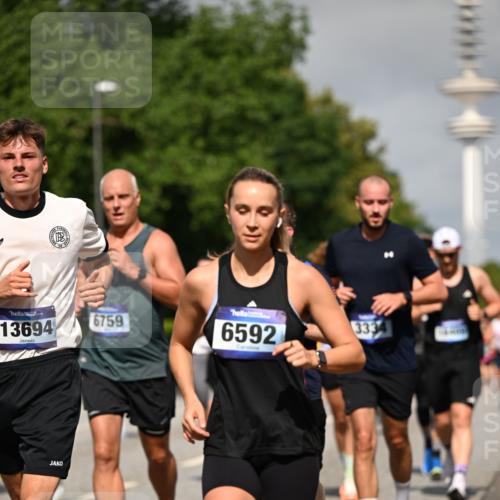 29.06.2025 - hella hamburg halbmarathon Dr. Thomas Lammeyer http://msf.ph/oto/8514917 29.06.2025 10:02:38 Kennedybrücke 1034, 1285, 1410, 1727, 1946, 1951, 2034, 2518, 2656, 2840, 2883, 2907, 3091, 3097, 3334, 3819, 3859, 3952, 4152, 4167, 5077, 5084, 5721, 6294, 6433, 6592, 6629, 6657, 6759, 6877, 7082, 7232, 7369, 7716, 7732, 8068, 8393, 8639, 8721, 9727, 9770, 10084, 10724, 11212 meine-sportfotos.de