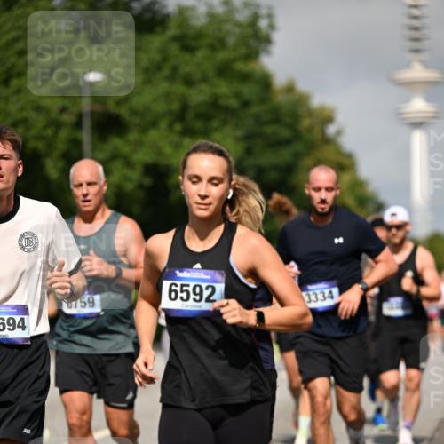 29.06.2025 - hella hamburg halbmarathon Dr. Thomas Lammeyer http://msf.ph/oto/8514923 29.06.2025 10:02:39 Kennedybrücke 1190, 1285, 1410, 1727, 1946, 1951, 2034, 2518, 2656, 2840, 2883, 2907, 3037, 3091, 3097, 3334, 3819, 3859, 3952, 4152, 4167, 5077, 5084, 5721, 6294, 6433, 6592, 6629, 6657, 6759, 6877, 7082, 7232, 7369, 7716, 7732, 8068, 8393, 8639, 8721, 9727, 9770, 10084, 10724, 11212 meine-sportfotos.de