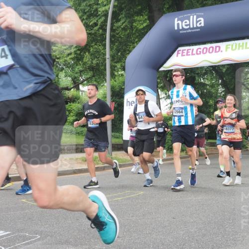 29.06.2025 - hella hamburg halbmarathon KatJ http://msf.ph/oto/8514958 29.06.2025 10:46:30 Zwischen KM18-KM19 6438, 6470, 7031, 8326 meine-sportfotos.de