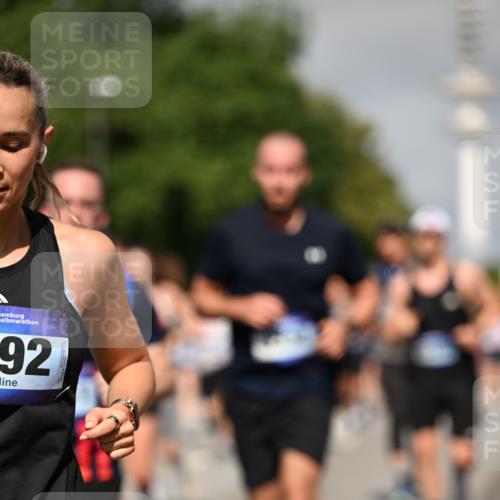 29.06.2025 - hella hamburg halbmarathon Dr. Thomas Lammeyer http://msf.ph/oto/8514962 29.06.2025 10:02:40 Kennedybrücke 1190, 1285, 1410, 1485, 1727, 1946, 1951, 2034, 2518, 2656, 2840, 2883, 2907, 3037, 3091, 3097, 3334, 3715, 3859, 3952, 4152, 4167, 5077, 5084, 5721, 6294, 6433, 6592, 6629, 6657, 6759, 6877, 7082, 7232, 7369, 7716, 7732, 8068, 8322, 8393, 8639, 8721, 9727, 9770, 10724, 11212 meine-sportfotos.de