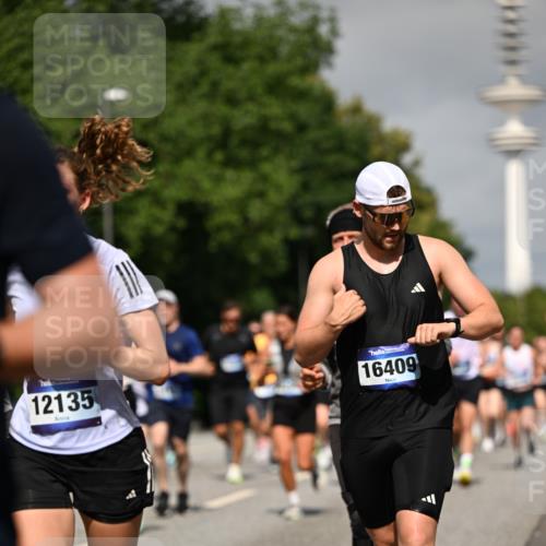 29.06.2025 - hella hamburg halbmarathon Dr. Thomas Lammeyer http://msf.ph/oto/8515004 29.06.2025 10:02:41 Kennedybrücke 1190, 1285, 1410, 1485, 1727, 1946, 1951, 2034, 2518, 2656, 2840, 2883, 2907, 3037, 3091, 3097, 3334, 3715, 3859, 3952, 4152, 4167, 5077, 5084, 5721, 6294, 6433, 6592, 6629, 6657, 6759, 6877, 7082, 7232, 7369, 7716, 7732, 8068, 8322, 8393, 8639, 8721, 9727, 9770, 10724, 11212 meine-sportfotos.de