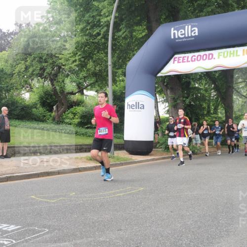 29.06.2025 - hella hamburg halbmarathon KatJ http://msf.ph/oto/8515008 29.06.2025 10:46:34 Zwischen KM18-KM19 4238, 6033, 6438, 6754, 8326 meine-sportfotos.de