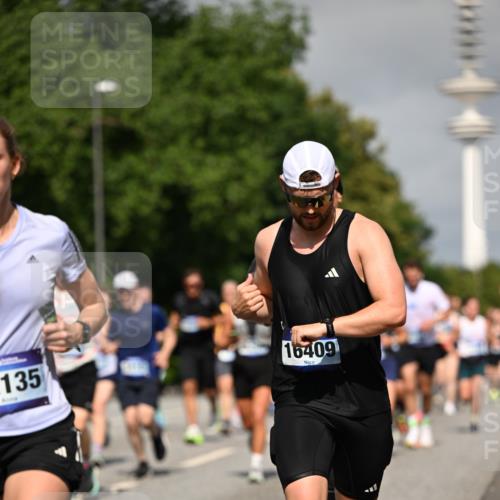 29.06.2025 - hella hamburg halbmarathon Dr. Thomas Lammeyer http://msf.ph/oto/8515018 29.06.2025 10:02:42 Kennedybrücke 1190, 1285, 1410, 1485, 1727, 1946, 1951, 2034, 2518, 2656, 2840, 2883, 2907, 3037, 3091, 3097, 3334, 3715, 3859, 3952, 4152, 4167, 5077, 5084, 6294, 6433, 6592, 6629, 6657, 6759, 6877, 7082, 7232, 7369, 7716, 7732, 8068, 8322, 8393, 8639, 8721, 8798, 9727, 9770, 10724, 11212 meine-sportfotos.de