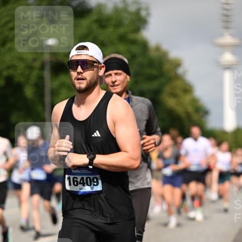 29.06.2025 - hella hamburg halbmarathon Dr. Thomas Lammeyer http://msf.ph/oto/8515044 29.06.2025 10:02:42 Kennedybrücke 1190, 1285, 1410, 1485, 1727, 1946, 1951, 2034, 2518, 2656, 2840, 2883, 2907, 3037, 3091, 3097, 3334, 3715, 3859, 3952, 4152, 4167, 5077, 5084, 6294, 6433, 6592, 6629, 6657, 6759, 6877, 7082, 7232, 7369, 7716, 7732, 8068, 8322, 8393, 8639, 8721, 8798, 9727, 9770, 10724, 11212 meine-sportfotos.de