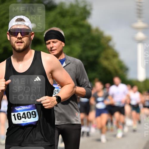 29.06.2025 - hella hamburg halbmarathon Dr. Thomas Lammeyer http://msf.ph/oto/8515051 29.06.2025 10:02:43 Kennedybrücke 1190, 1410, 1485, 1727, 1946, 1951, 1972, 2034, 2518, 2656, 2840, 2883, 2907, 3037, 3091, 3097, 3334, 3715, 3859, 3952, 4152, 4167, 5077, 5084, 5492, 6294, 6399, 6433, 6592, 6629, 6657, 6759, 6877, 7082, 7232, 7369, 7716, 7732, 8068, 8322, 8393, 8639, 8721, 8798, 9727, 9770, 10724, 11212 meine-sportfotos.de