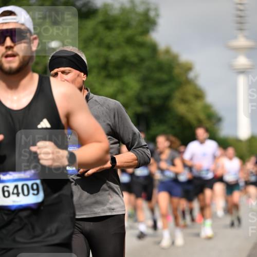 29.06.2025 - hella hamburg halbmarathon Dr. Thomas Lammeyer http://msf.ph/oto/8515058 29.06.2025 10:02:43 Kennedybrücke 1190, 1410, 1485, 1727, 1946, 1951, 1972, 2034, 2518, 2656, 2840, 2883, 2907, 3037, 3091, 3097, 3334, 3715, 3859, 3952, 4152, 4167, 5077, 5084, 5492, 6294, 6399, 6433, 6592, 6629, 6657, 6759, 6877, 7082, 7232, 7369, 7716, 7732, 8068, 8322, 8393, 8639, 8721, 8798, 9727, 9770, 10724, 11212 meine-sportfotos.de