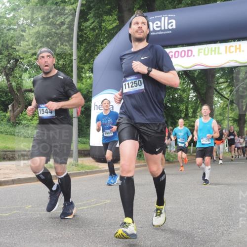 29.06.2025 - hella hamburg halbmarathon KatJ http://msf.ph/oto/8515157 29.06.2025 10:46:40 Zwischen KM18-KM19 1019, 1544, 2426, 2730, 6087, 6754 meine-sportfotos.de