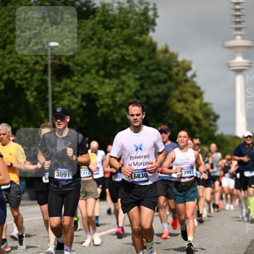29.06.2025 - hella hamburg halbmarathon Dr. Thomas Lammeyer http://msf.ph/oto/8515176 29.06.2025 10:02:46 Kennedybrücke 1190, 1410, 1485, 1727, 1946, 1951, 1972, 2518, 2840, 2883, 2907, 3037, 3091, 3097, 3334, 3715, 3952, 4152, 4167, 5077, 5084, 5492, 6294, 6390, 6399, 6592, 6629, 6657, 6759, 7082, 7232, 7716, 8068, 8154, 8322, 8639, 8721, 8772, 8798, 9727, 10724, 11212 meine-sportfotos.de