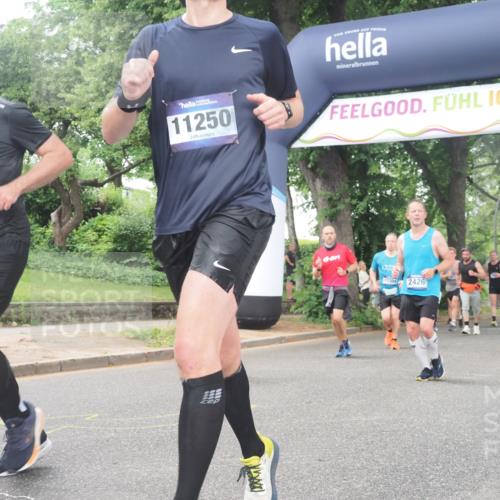 29.06.2025 - hella hamburg halbmarathon KatJ http://msf.ph/oto/8515178 29.06.2025 10:46:40 Zwischen KM18-KM19 1019, 1544, 2426, 2730, 6087, 6754 meine-sportfotos.de