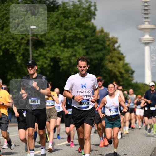 29.06.2025 - hella hamburg halbmarathon Dr. Thomas Lammeyer http://msf.ph/oto/8515181 29.06.2025 10:02:46 Kennedybrücke 1190, 1410, 1485, 1727, 1946, 1951, 1972, 2518, 2840, 2883, 2907, 3037, 3091, 3097, 3334, 3715, 3952, 4152, 4167, 5077, 5084, 5492, 6294, 6390, 6399, 6592, 6629, 6657, 6759, 7082, 7232, 7716, 8068, 8154, 8322, 8639, 8721, 8772, 8798, 9727, 10724, 11212 meine-sportfotos.de