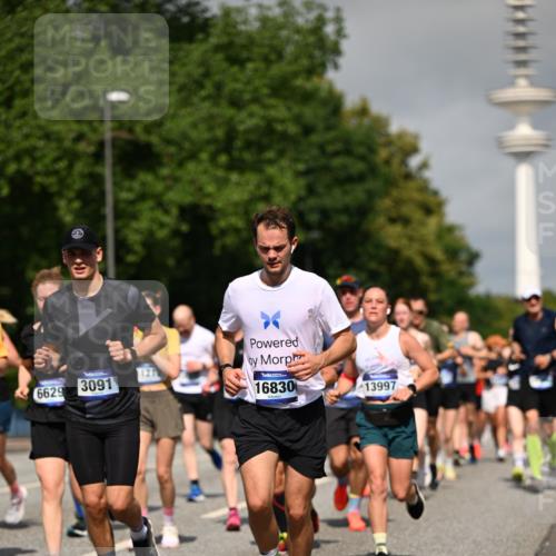 29.06.2025 - hella hamburg halbmarathon Dr. Thomas Lammeyer http://msf.ph/oto/8515191 29.06.2025 10:02:46 Kennedybrücke 1190, 1410, 1485, 1727, 1946, 1951, 1972, 2518, 2840, 2883, 2907, 3037, 3091, 3097, 3334, 3715, 3952, 4152, 4167, 5077, 5084, 5492, 6294, 6390, 6399, 6592, 6629, 6657, 6759, 7082, 7232, 7716, 8068, 8154, 8322, 8639, 8721, 8772, 8798, 9727, 10724, 11212 meine-sportfotos.de