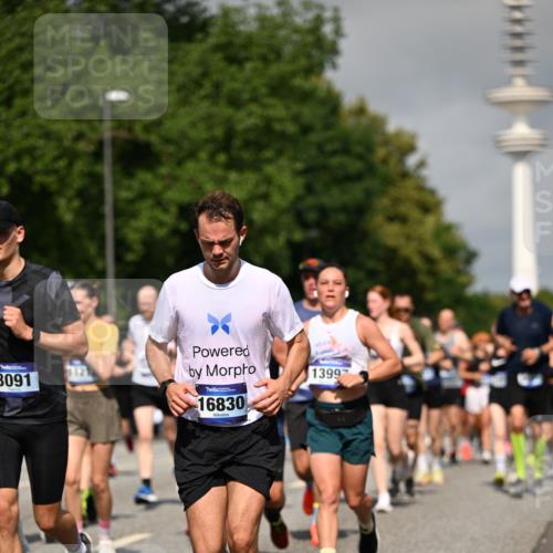 29.06.2025 - hella hamburg halbmarathon Dr. Thomas Lammeyer http://msf.ph/oto/8515227 29.06.2025 10:02:47 Kennedybrücke 1190, 1410, 1485, 1727, 1946, 1951, 1972, 2518, 2840, 2907, 3037, 3091, 3097, 3334, 3715, 3952, 4152, 4167, 5084, 5492, 6294, 6390, 6399, 6585, 6592, 6629, 6657, 6759, 7082, 7232, 7716, 7864, 8068, 8154, 8322, 8639, 8721, 8772, 8798, 9727, 10488, 10724, 11212 meine-sportfotos.de