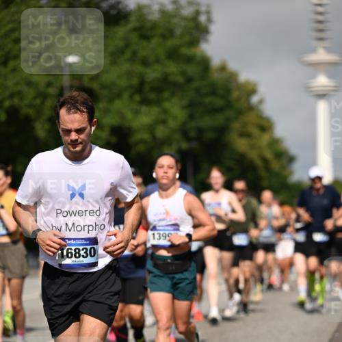 29.06.2025 - hella hamburg halbmarathon Dr. Thomas Lammeyer http://msf.ph/oto/8515259 29.06.2025 10:02:47 Kennedybrücke 1190, 1410, 1485, 1727, 1946, 1951, 1972, 2518, 2840, 2907, 3037, 3091, 3097, 3334, 3715, 3952, 4152, 4167, 5084, 5492, 6294, 6390, 6399, 6585, 6592, 6629, 6657, 6759, 7082, 7232, 7716, 7864, 8068, 8154, 8322, 8639, 8721, 8772, 8798, 9727, 10488, 10724, 11212 meine-sportfotos.de