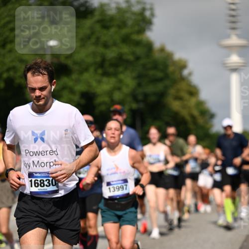 29.06.2025 - hella hamburg halbmarathon Dr. Thomas Lammeyer http://msf.ph/oto/8515261 29.06.2025 10:02:48 Kennedybrücke 1190, 1410, 1485, 1727, 1946, 1951, 1972, 2840, 2907, 3037, 3091, 3097, 3334, 3715, 3952, 4152, 4167, 5084, 5492, 6294, 6390, 6399, 6585, 6592, 6629, 6657, 6759, 7082, 7232, 7716, 7864, 8068, 8154, 8322, 8639, 8721, 8772, 8798, 9727, 9884, 10488, 10724, 11212 meine-sportfotos.de