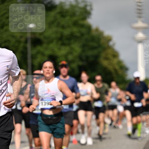 29.06.2025 - hella hamburg halbmarathon Dr. Thomas Lammeyer http://msf.ph/oto/8515284 29.06.2025 10:02:48 Kennedybrücke 1190, 1410, 1485, 1727, 1946, 1951, 1972, 2840, 2907, 3037, 3091, 3097, 3334, 3715, 3952, 4152, 4167, 5084, 5492, 6294, 6390, 6399, 6585, 6592, 6629, 6657, 6759, 7082, 7232, 7716, 7864, 8068, 8154, 8322, 8639, 8721, 8772, 8798, 9727, 9884, 10488, 10724, 11212 meine-sportfotos.de