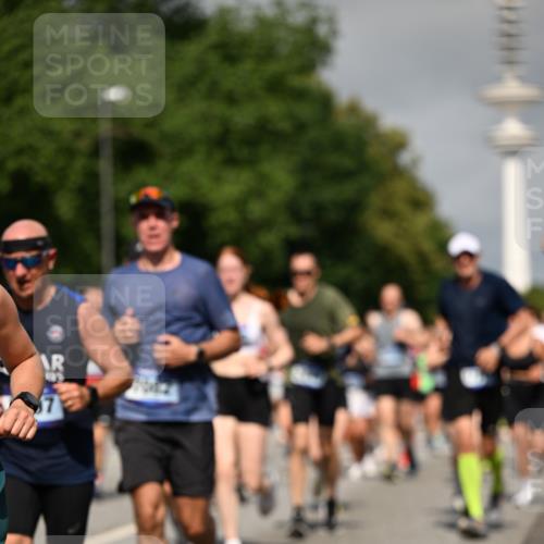 29.06.2025 - hella hamburg halbmarathon Dr. Thomas Lammeyer http://msf.ph/oto/8515319 29.06.2025 10:02:49 Kennedybrücke 1190, 1410, 1485, 1946, 1951, 1972, 2840, 2907, 3037, 3091, 3097, 3334, 3715, 3952, 4152, 4167, 4839, 5084, 5492, 6294, 6390, 6399, 6585, 6592, 6629, 6657, 6759, 7082, 7232, 7716, 7864, 8068, 8154, 8322, 8639, 8721, 8772, 8798, 9727, 9884, 10488, 10724, 11212 meine-sportfotos.de