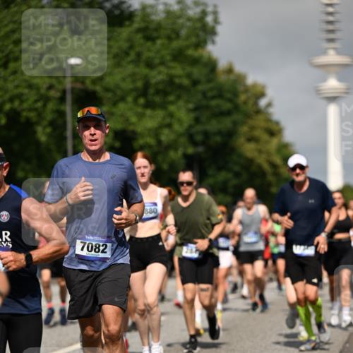 29.06.2025 - hella hamburg halbmarathon Dr. Thomas Lammeyer http://msf.ph/oto/8515324 29.06.2025 10:02:49 Kennedybrücke 1190, 1410, 1485, 1946, 1951, 1972, 2840, 2907, 3037, 3091, 3097, 3334, 3715, 3952, 4152, 4167, 4839, 5084, 5492, 6294, 6390, 6399, 6585, 6592, 6629, 6657, 6759, 7082, 7232, 7716, 7864, 8068, 8154, 8322, 8639, 8721, 8772, 8798, 9727, 9884, 10488, 10724, 11212 meine-sportfotos.de