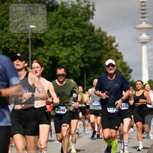 29.06.2025 - hella hamburg halbmarathon Dr. Thomas Lammeyer http://msf.ph/oto/8515371 29.06.2025 10:02:50 Kennedybrücke 1190, 1410, 1485, 1946, 1951, 1972, 2840, 2907, 3037, 3091, 3097, 3334, 3715, 3952, 4152, 4839, 5084, 5492, 6294, 6390, 6399, 6585, 6592, 6629, 6657, 6759, 7082, 7232, 7716, 7864, 8068, 8154, 8322, 8639, 8721, 8772, 8798, 9727, 9884, 10266, 10488, 10724, 11212 meine-sportfotos.de