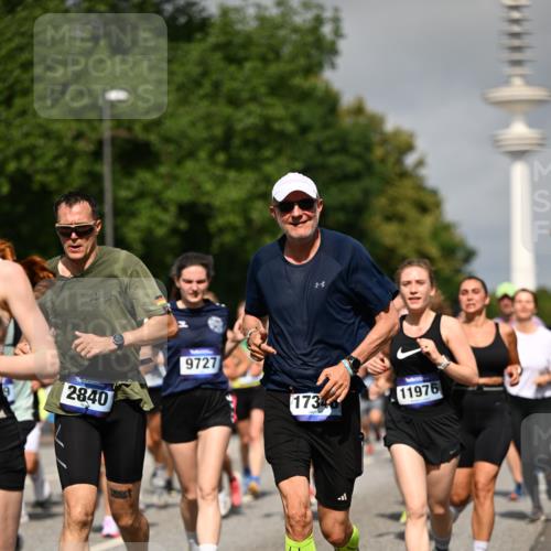 29.06.2025 - hella hamburg halbmarathon Dr. Thomas Lammeyer http://msf.ph/oto/8515410 29.06.2025 10:02:52 Kennedybrücke 1190, 1410, 1485, 1946, 1951, 1972, 2840, 2907, 3037, 3091, 3097, 3715, 3952, 4152, 4839, 5084, 5391, 5492, 6294, 6390, 6399, 6585, 6629, 6657, 7082, 7232, 7716, 7864, 8068, 8154, 8322, 8639, 8721, 8772, 8798, 9727, 9884, 10266, 10488, 10724, 11068, 11212 meine-sportfotos.de