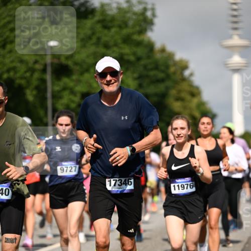 29.06.2025 - hella hamburg halbmarathon Dr. Thomas Lammeyer http://msf.ph/oto/8515426 29.06.2025 10:02:52 Kennedybrücke 1190, 1410, 1485, 1946, 1951, 1972, 2840, 2907, 3037, 3091, 3097, 3715, 3952, 4152, 4839, 5084, 5391, 5492, 6294, 6390, 6399, 6585, 6629, 6657, 7082, 7232, 7716, 7864, 8068, 8154, 8322, 8639, 8721, 8772, 8798, 9727, 9884, 10266, 10488, 10724, 11068, 11212 meine-sportfotos.de
