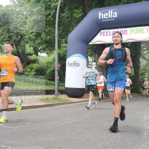 29.06.2025 - hella hamburg halbmarathon KatJ http://msf.ph/oto/8515445 29.06.2025 10:46:49 Zwischen KM18-KM19 3780, 6327, 8481 meine-sportfotos.de