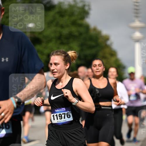 29.06.2025 - hella hamburg halbmarathon Dr. Thomas Lammeyer http://msf.ph/oto/8515477 29.06.2025 10:02:54 Kennedybrücke 1190, 1410, 1485, 1946, 1951, 1972, 2741, 2840, 2907, 2911, 3037, 3091, 3097, 3715, 3952, 4839, 5084, 5391, 5492, 6294, 6390, 6399, 6585, 6629, 7082, 7232, 7716, 7864, 8068, 8154, 8322, 8639, 8721, 8772, 8798, 9655, 9727, 9884, 10266, 10488, 11068, 11212 meine-sportfotos.de