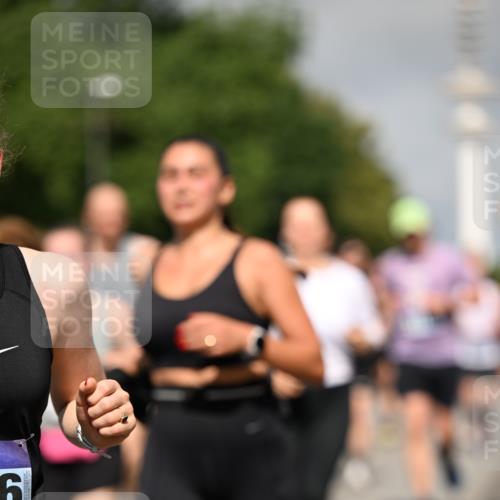 29.06.2025 - hella hamburg halbmarathon Dr. Thomas Lammeyer http://msf.ph/oto/8515507 29.06.2025 10:02:55 Kennedybrücke 1190, 1410, 1485, 1715, 1719, 1946, 1951, 1972, 2741, 2840, 2907, 2911, 3037, 3091, 3097, 3715, 4839, 5084, 5391, 5492, 6294, 6390, 6399, 6585, 6629, 7082, 7232, 7716, 7864, 8068, 8154, 8322, 8639, 8721, 8772, 8798, 9655, 9727, 9884, 10266, 10488, 11068, 11212 meine-sportfotos.de